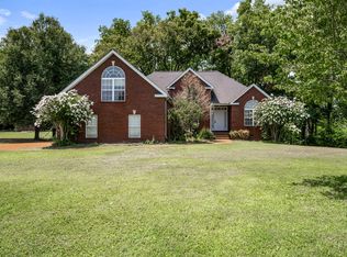 1025 Dickens Dr, Mount Juliet, TN 37122