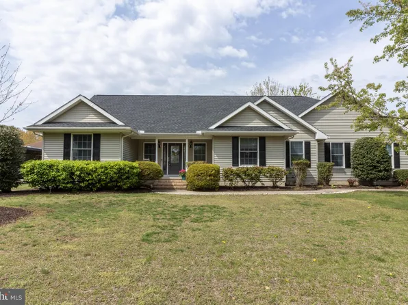 19 Holly Cove Ln, Dover, DE 19901