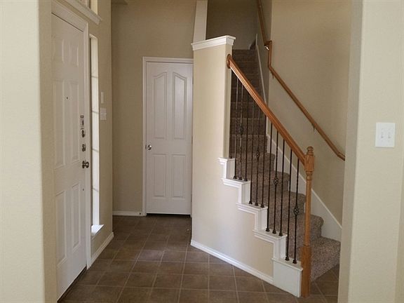 2nd image of 433 Crown Oaks Dr