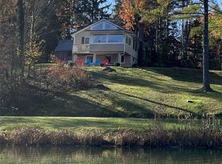 15571 Valleyview Dr, Burton, OH 44021