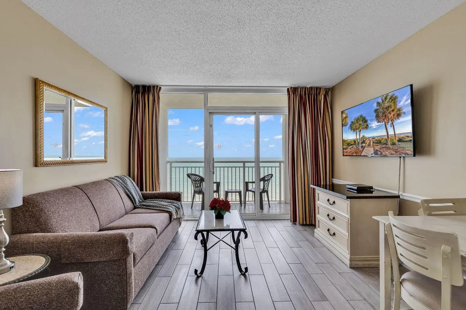1 bed, 1.0 bath, 592 sqft, $2,871 — Photo 3