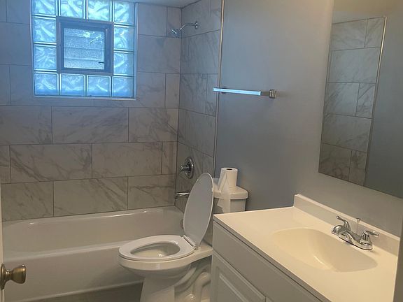 4th image of 15241 Dante Ave