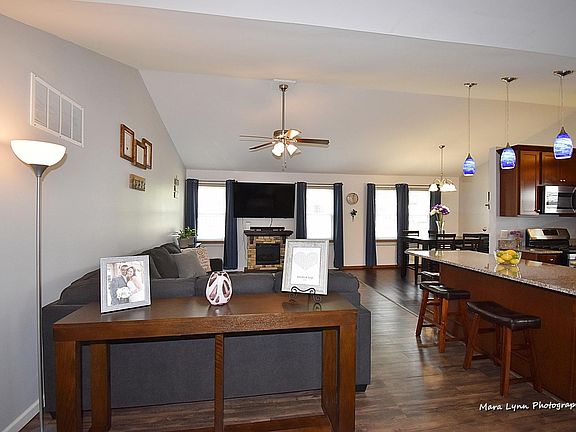 5th image of 206 Timber Oaks Dr