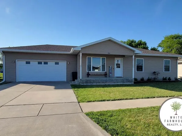 804 Jaxon St, Wayne, NE 68787