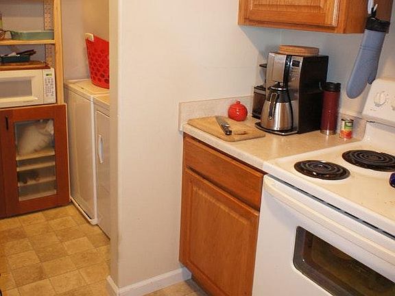 5th image of 313 N Broadway St APT 201
