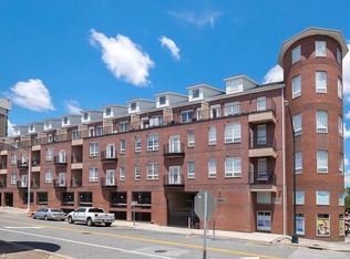 360 S Elm St APT 210, Greensboro, NC 27401