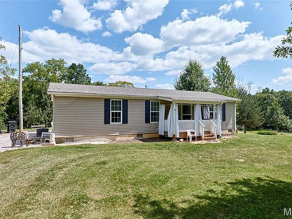 3rd image of 54 Wisteria Ln