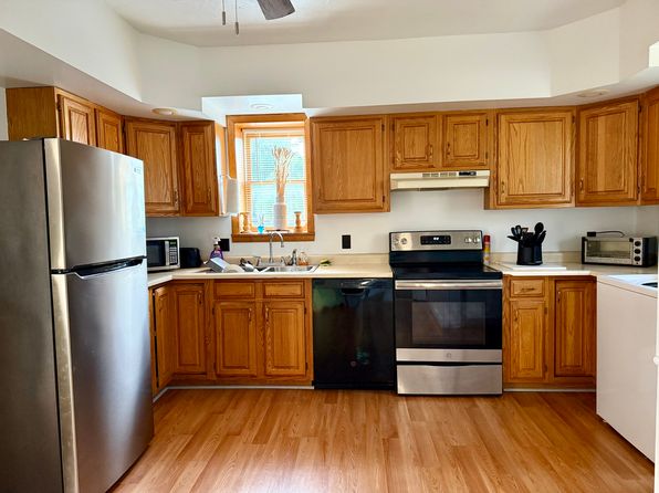 586 E Main St APT 1