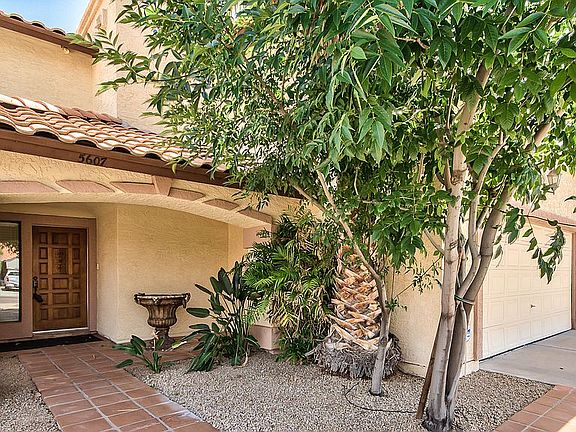 4th image of 5607 E Paradise Ln