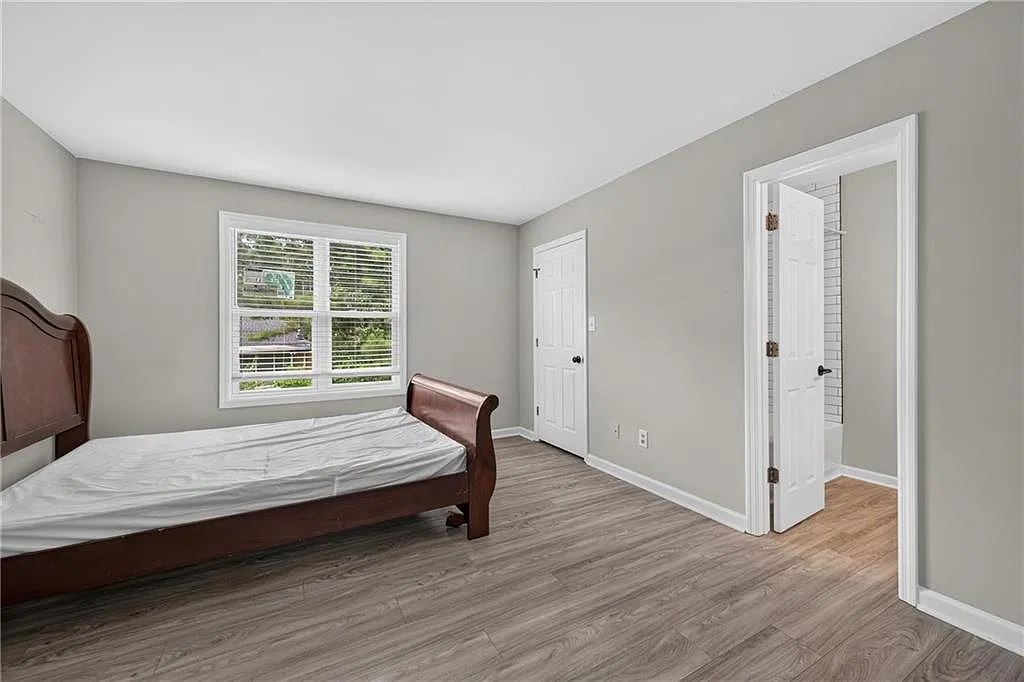 1 bed, 1.5 bath, 1164 sqft, $1,000 — Photo 1