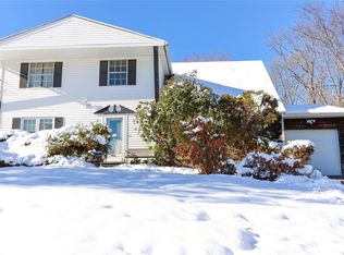 6 Pine St, Pt Jefferson Station, NY 11776