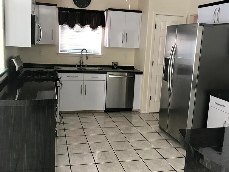 6516 Royal Ridge Dr — Photo 9