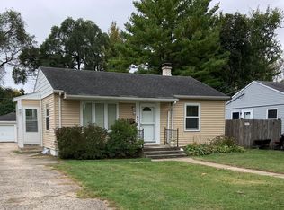 451 Everett Ave, Crystal Lake, IL 60014