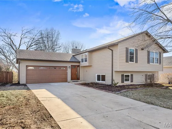 5 Woodland Ridge Ct, Saint Peters, MO 63376