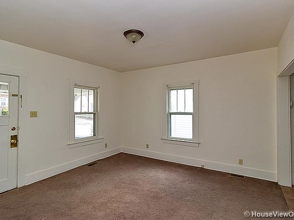 3rd image of 9 N Park Ave