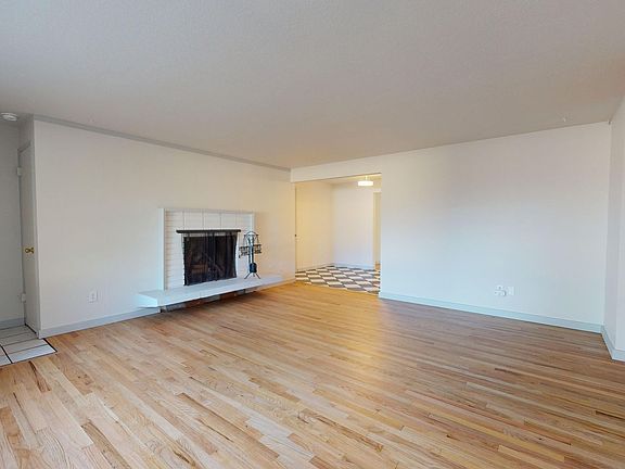 3rd image of 3368 SE Ash Ave