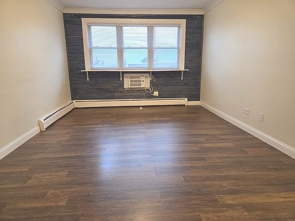 5th image of 5950 N Kenmore Ave APT 505