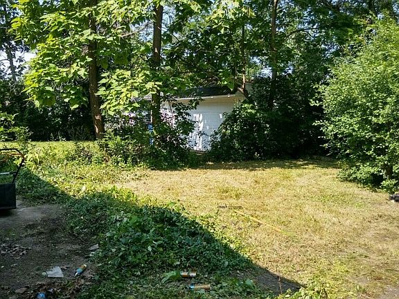 2nd image of 3349 E 147th St