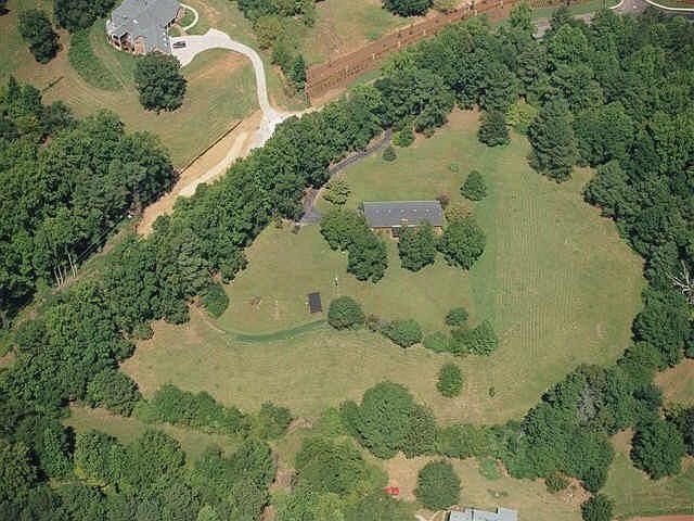 1st image of 2408 E Cherokee Dr