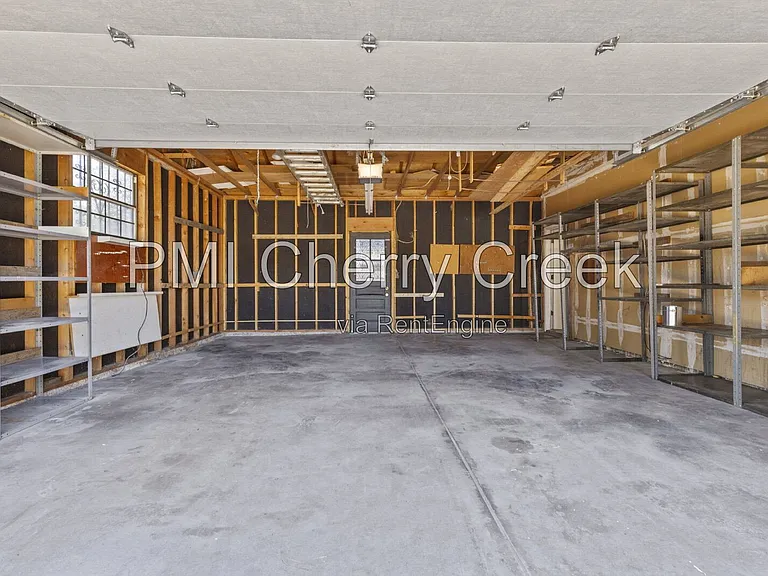 207 S Ursula St — Photo 34