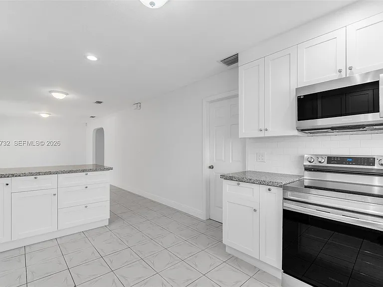 7125 SW 93rd Ct — Photo 11