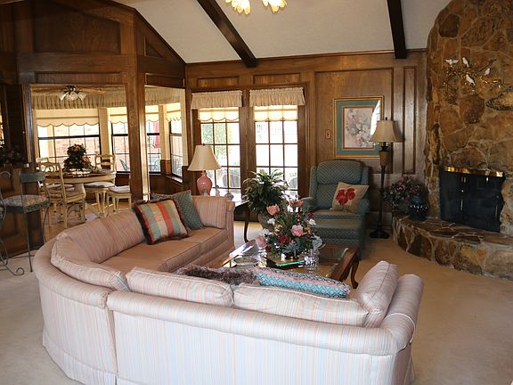 3rd image of 1813 Southpark Cir
