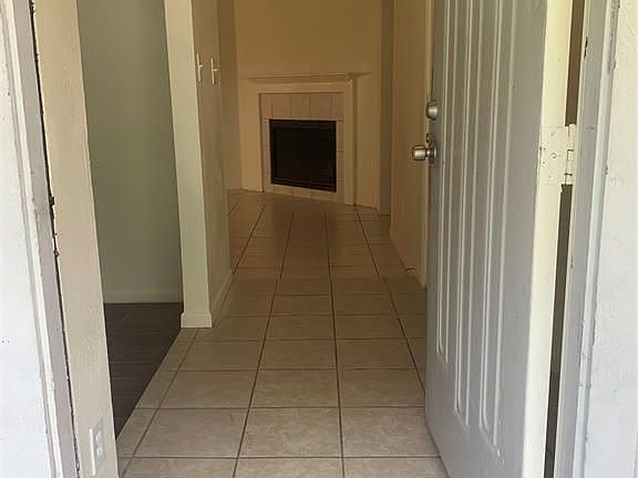 4th image of 2902 Lakefield Way