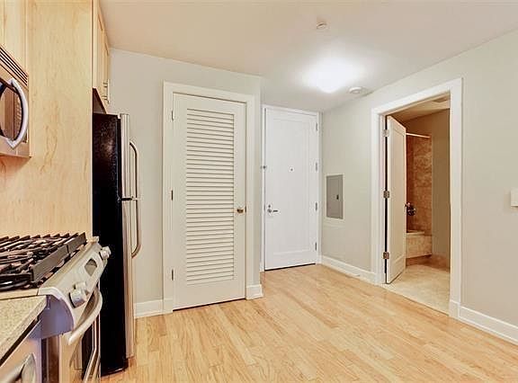3rd image of 105 Greene St APT 1103