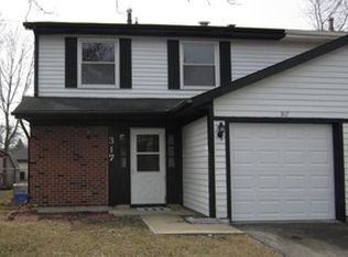 317 Walnut Cir, Bolingbrook, IL 60440