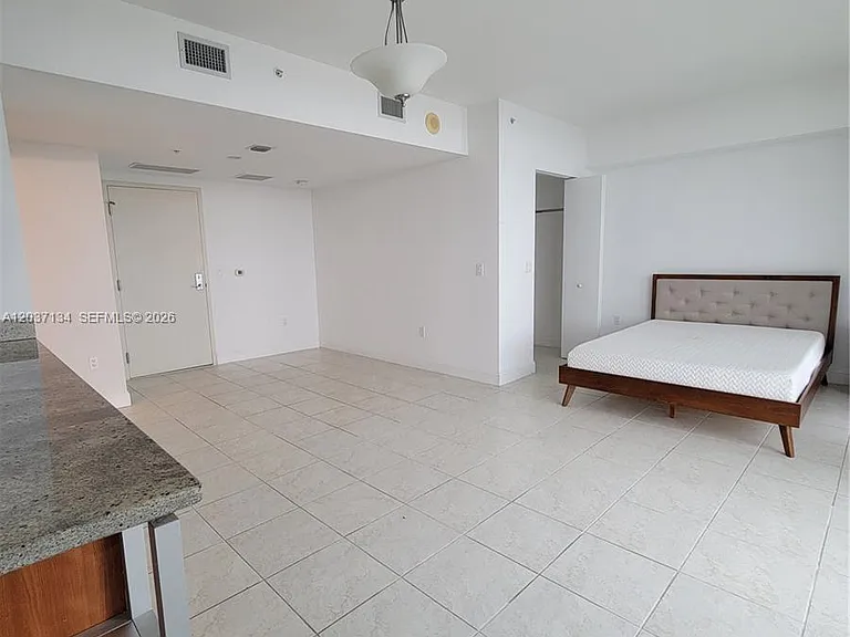 185 SW 7th St #3500 — Photo 4