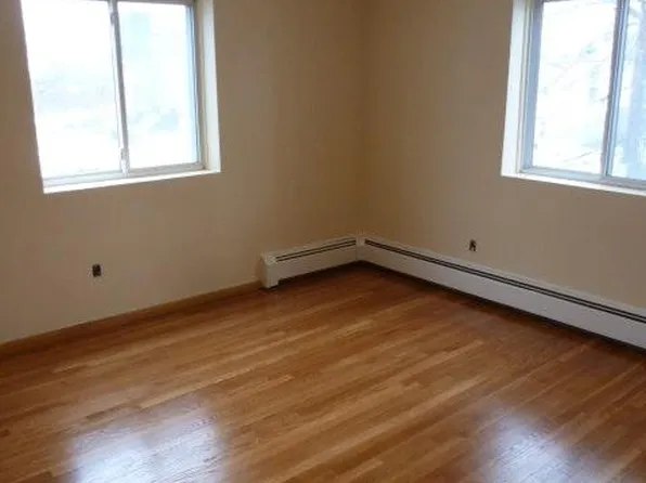 1079 Washington St APT 5, Dorchester Center, MA 02124