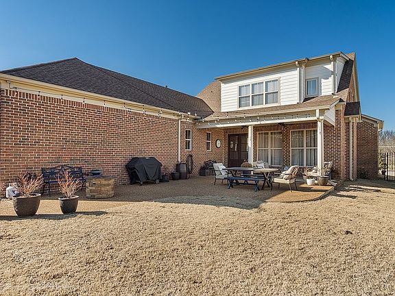 3rd image of 2243 Beauvoir Dr