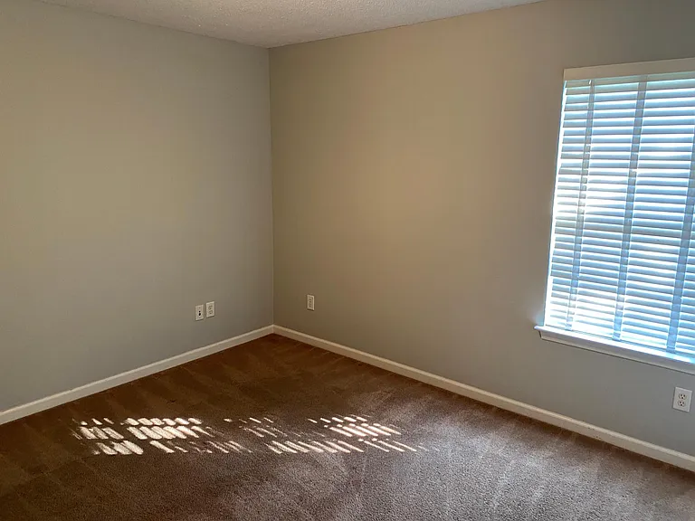 100 Moss Hill Ct — Photo 16