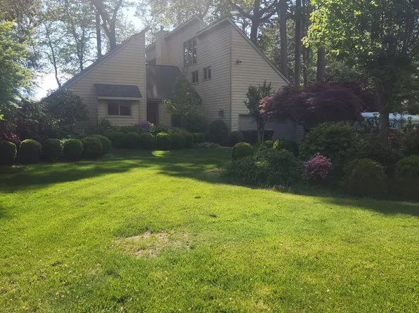 152 Breezy Point Dr, Yorktown, VA 23692