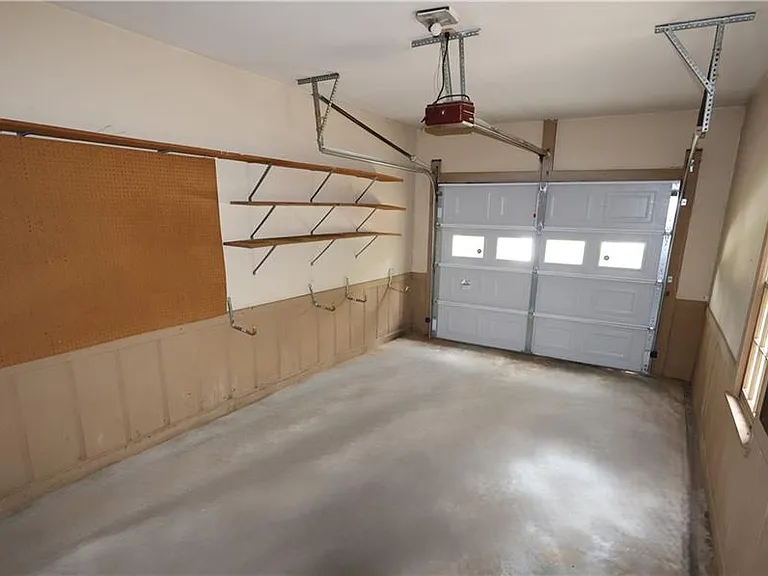 1359 Oakengate Dr — Photo 43