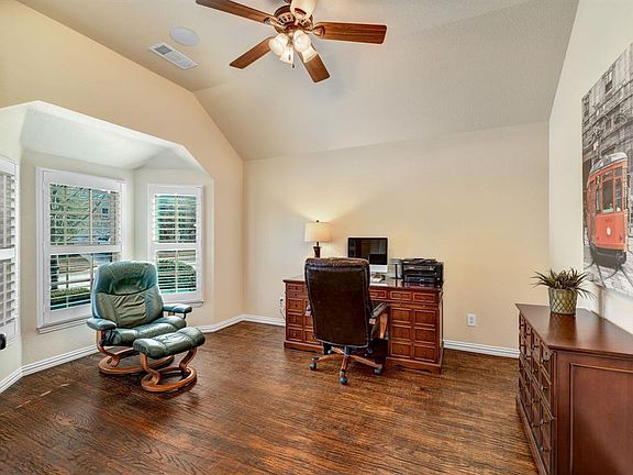 4th image of 8305 Bayberry Ave