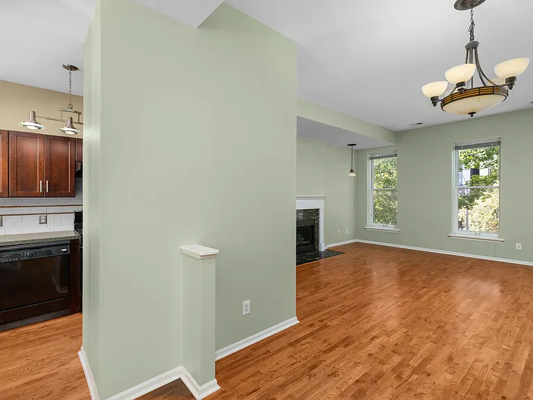 1825 Lasalle St — Photo 3