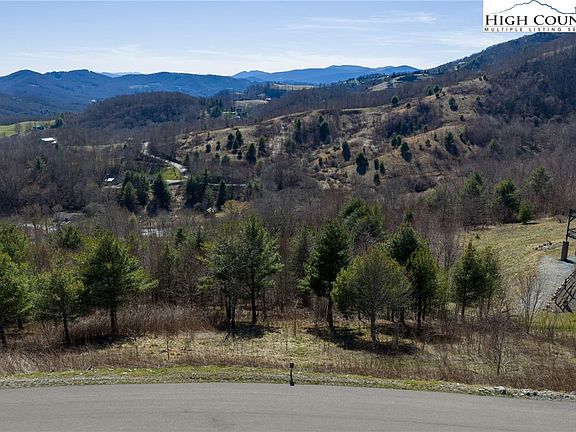 4th image of Lot S3 Sky Rock Trail
