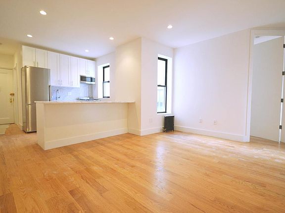5th image of 310 12th St APT 11
