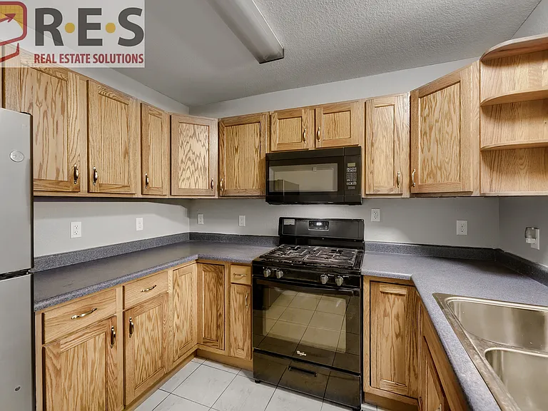 2155 W Baltic Pl — Photo 2