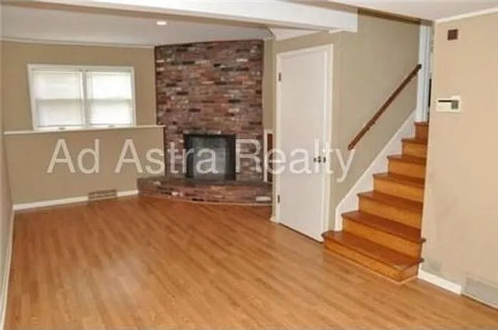 8909 W 71st St — Photo 5