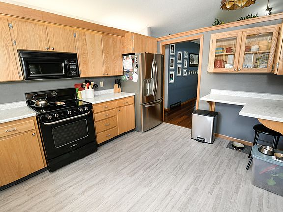 3rd image of 2901 Cherry St