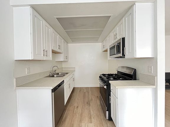 3rd image of 4831 Neely Cir #4