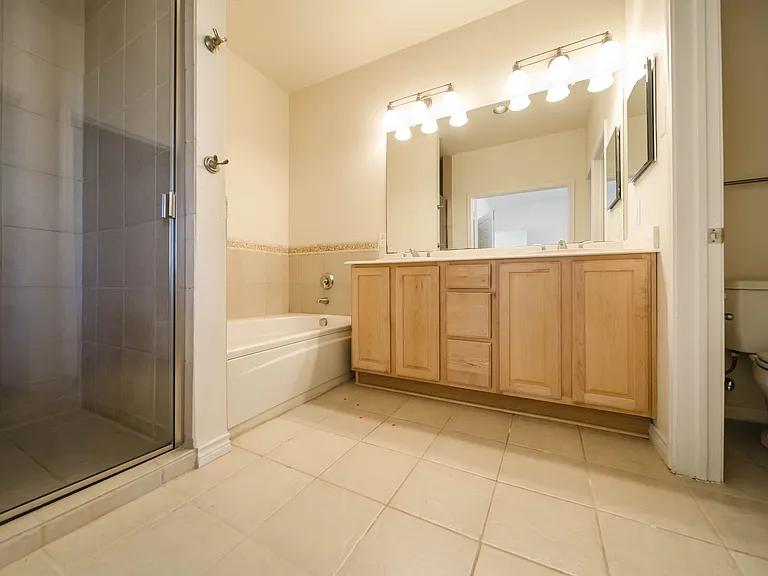 2002 Azure Pointe — Photo 21