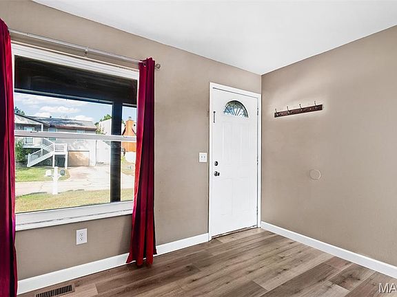 5th image of 2522 Weymouth Dr