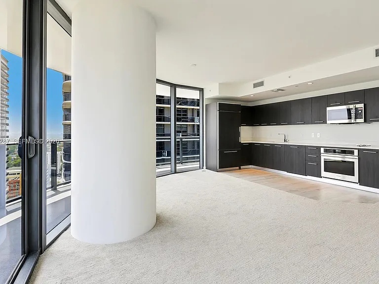 45 SW 9th St #1806 — Photo 6