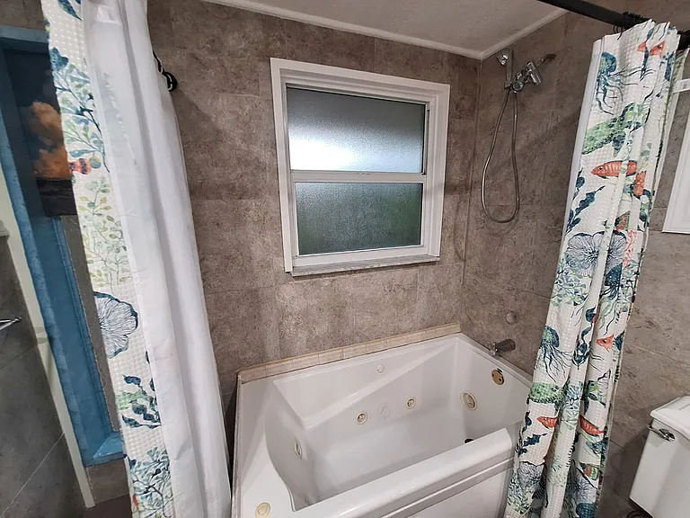 4050 Yucatan Cir — Photo 22