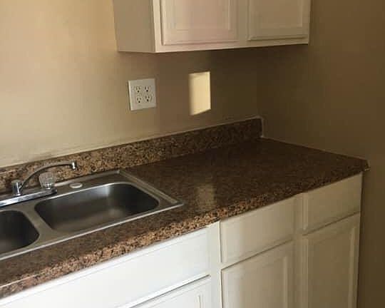 2nd image of 513 Ballard Dr APT 4