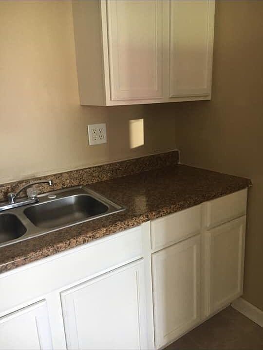 1st image of 513 Ballard Dr