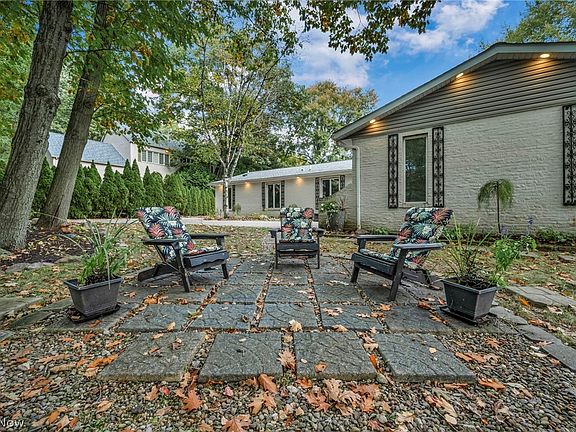 3rd image of 513 Somerset Rd